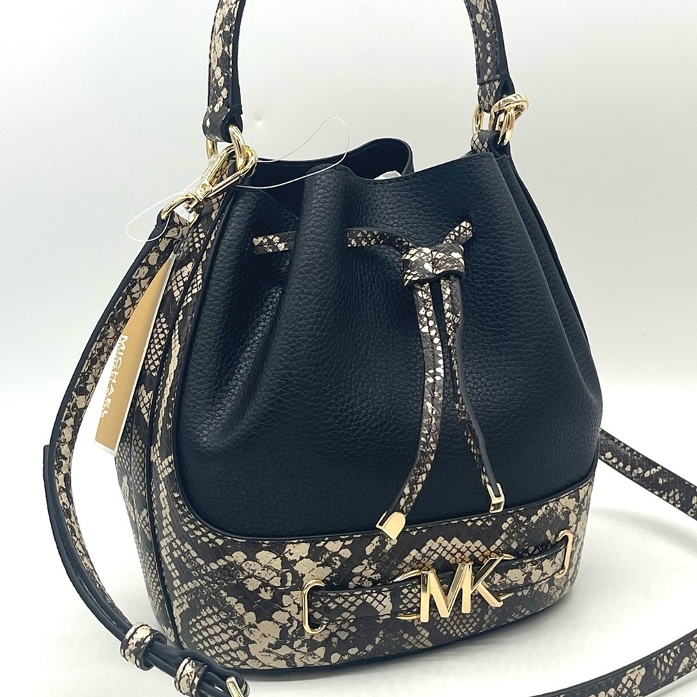 Michael Kors Reed Medium Bucket Messenger Crossbody Bag - Picture 2 of 9